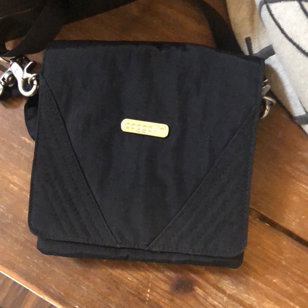 Baggalini Crossbody Travel Purse